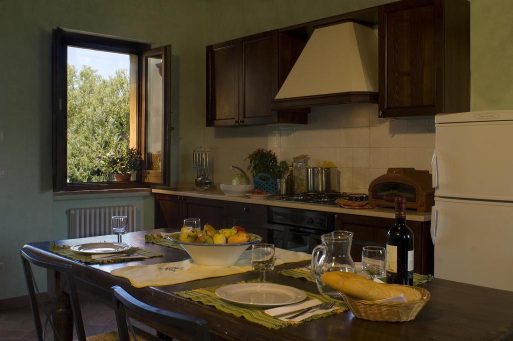 Borgo Le Capannelle Aparthotel Castel Ritaldi Екстериор снимка