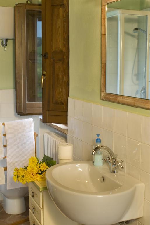 Borgo Le Capannelle Aparthotel Castel Ritaldi Екстериор снимка